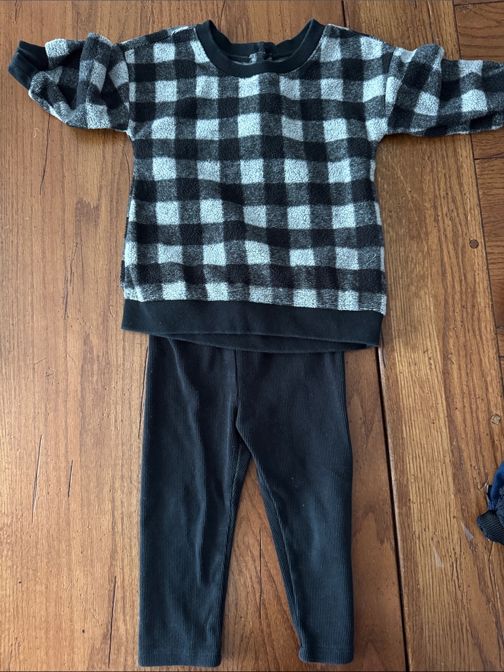 GAP Black & Gray Buffalo Plaid Pullover